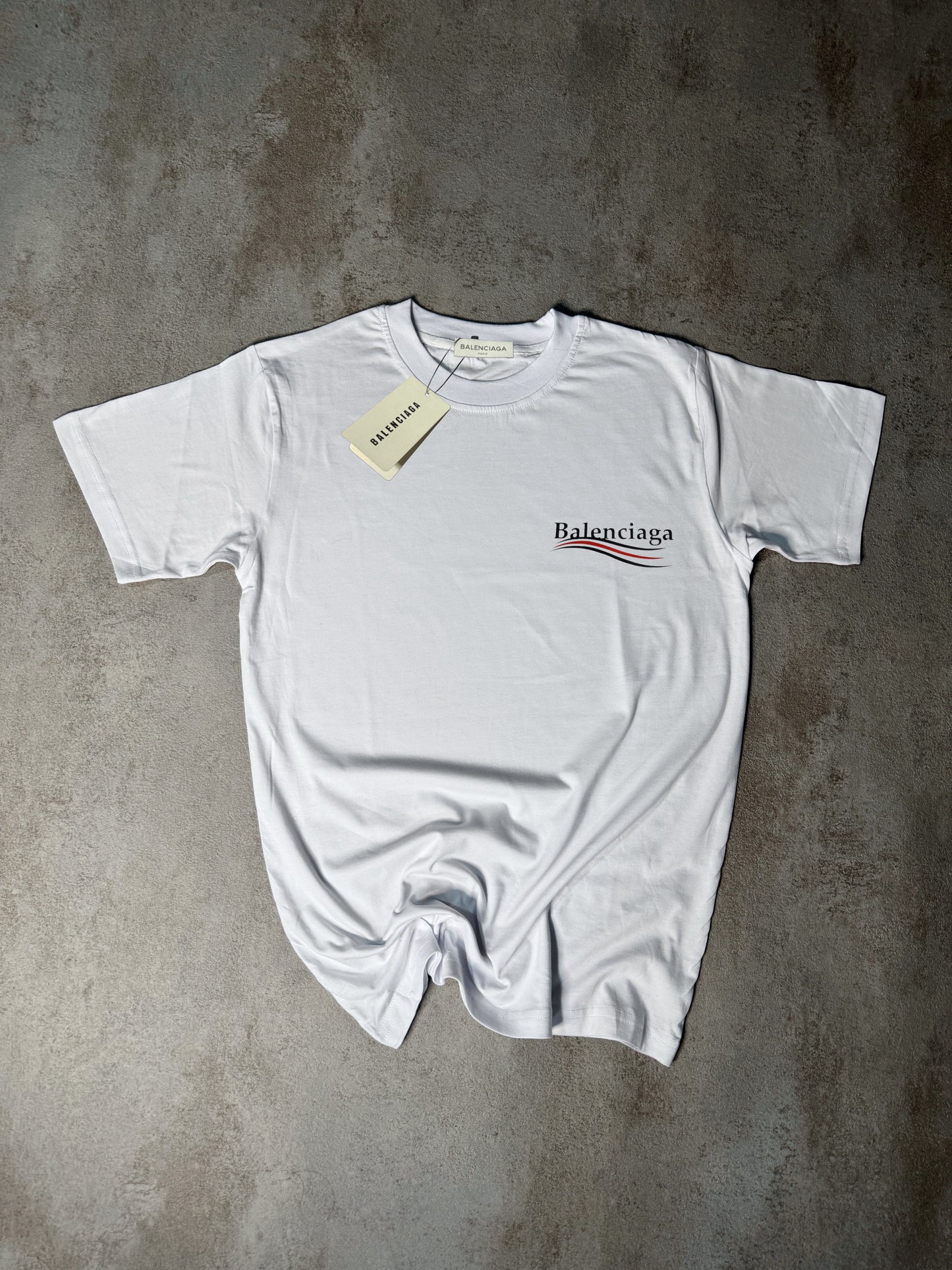CAMISETA BALENClAGA