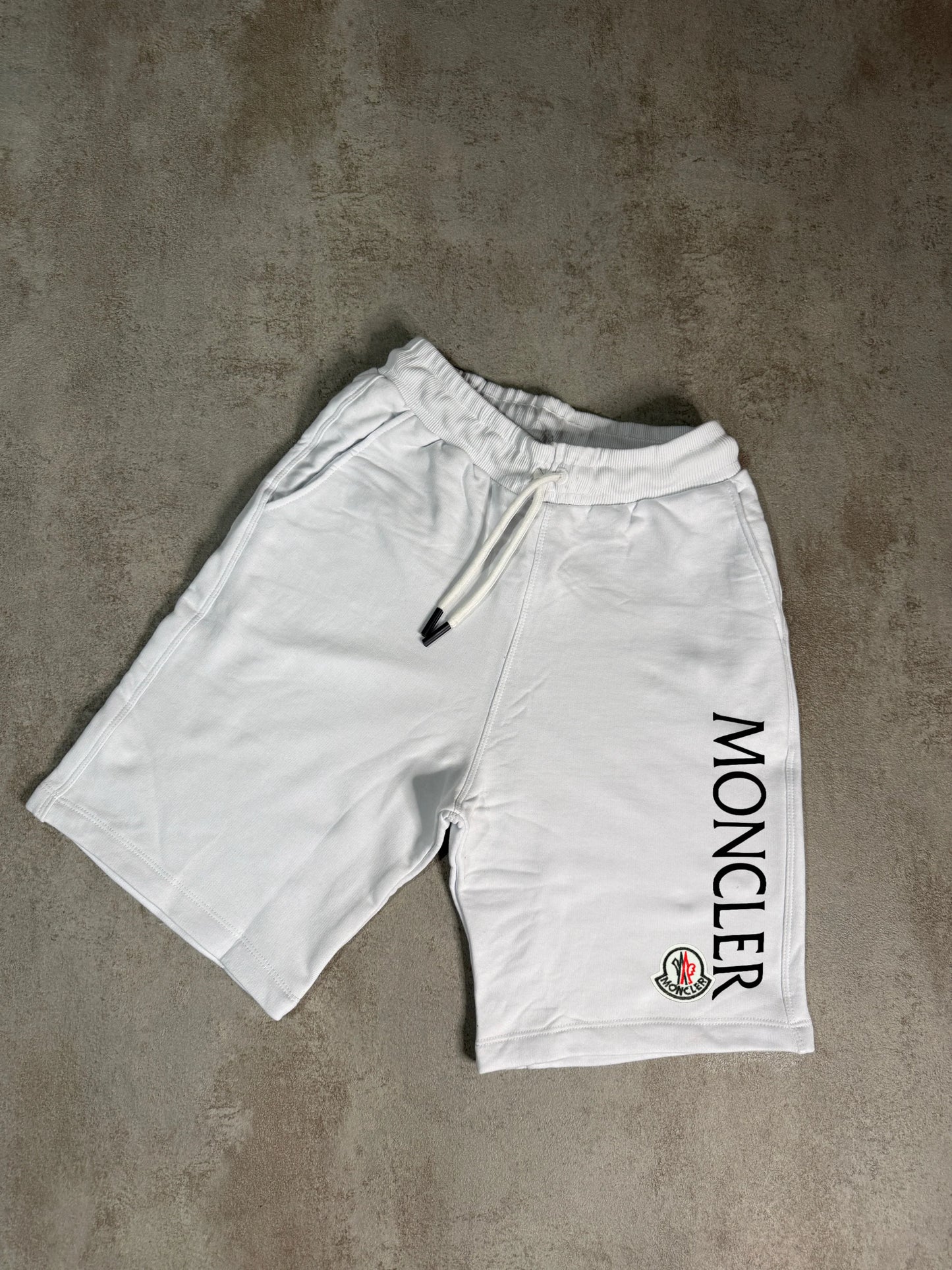 Pantalones cortos MONCL£R