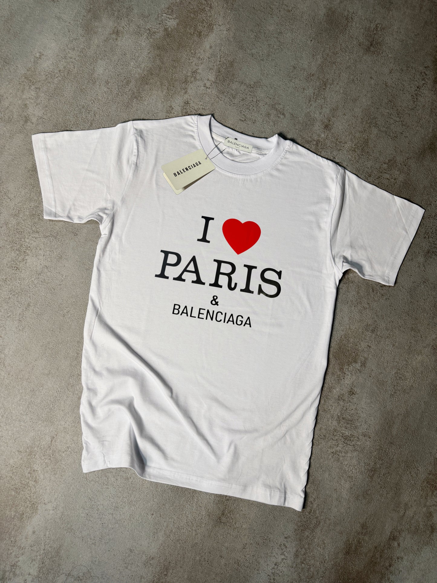 CAMISETA BALENClAGA
