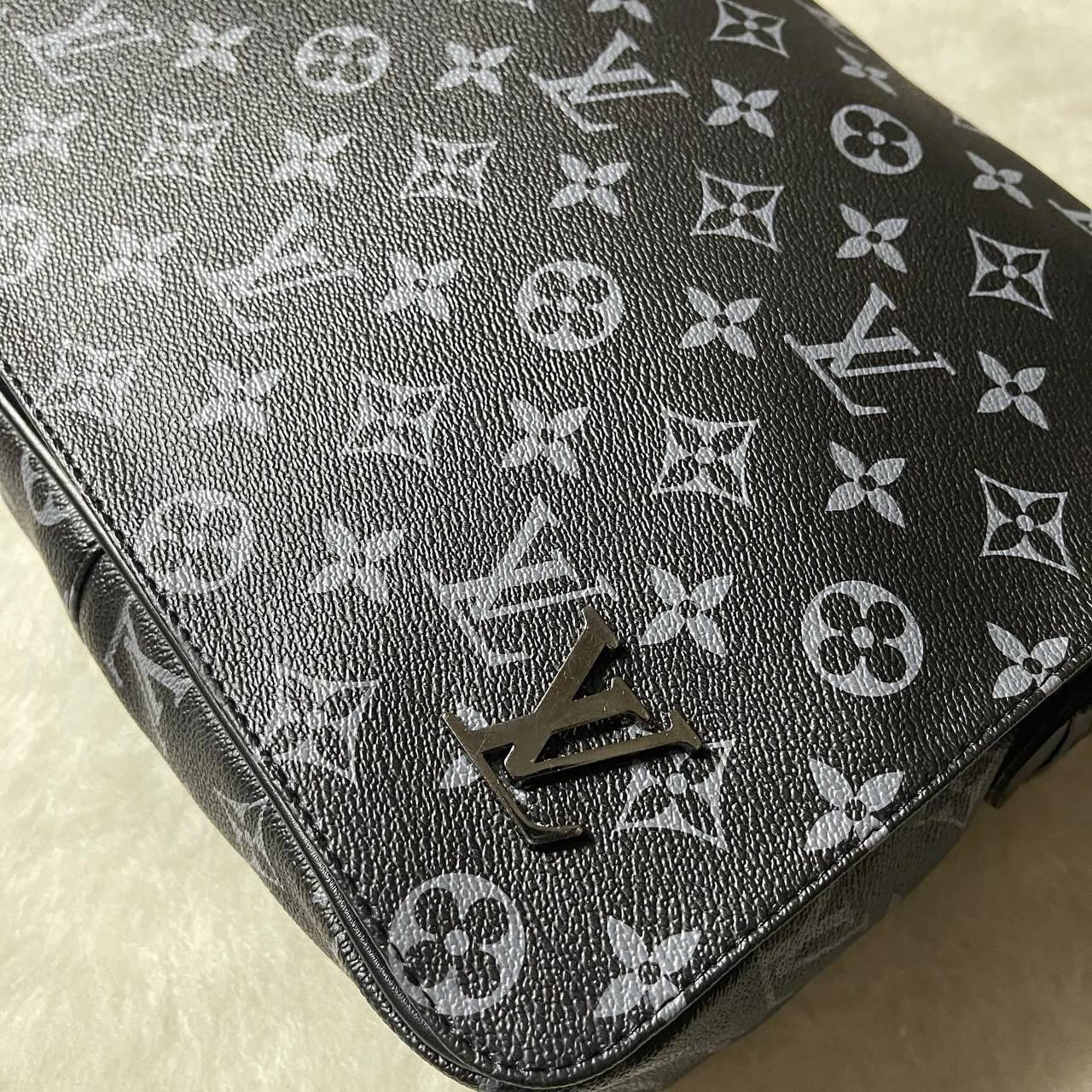 LV men’s bag