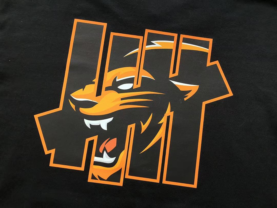 UNDEFEATED T-SHIRT