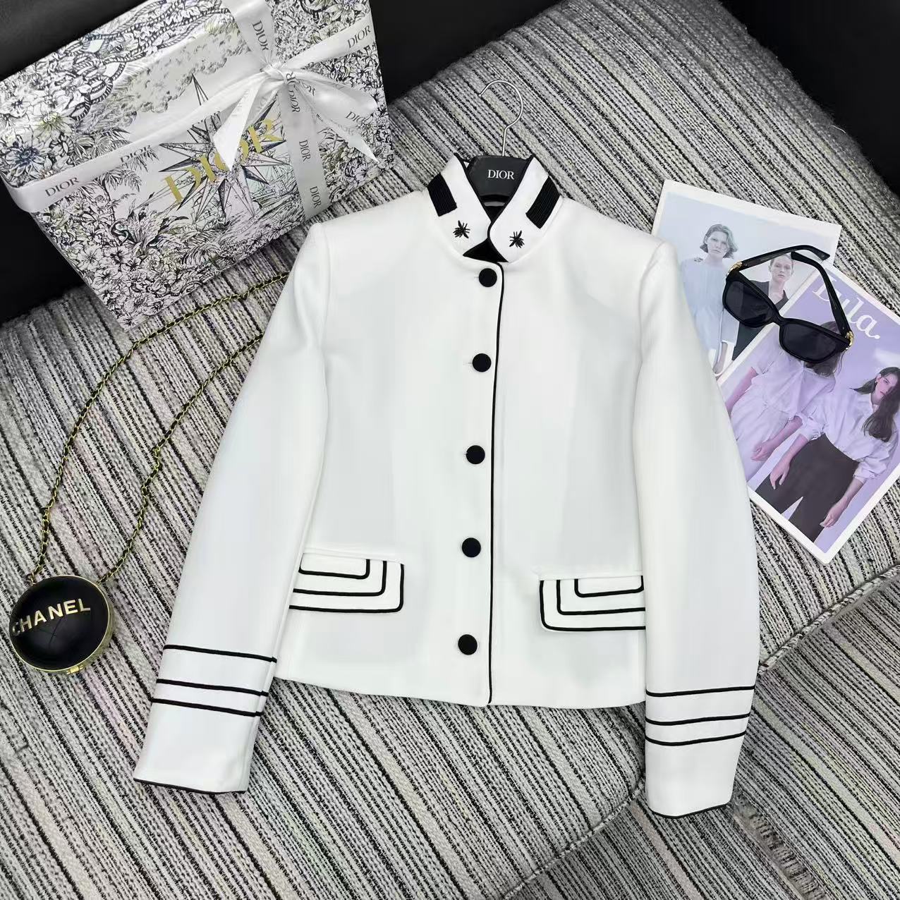 DIOR