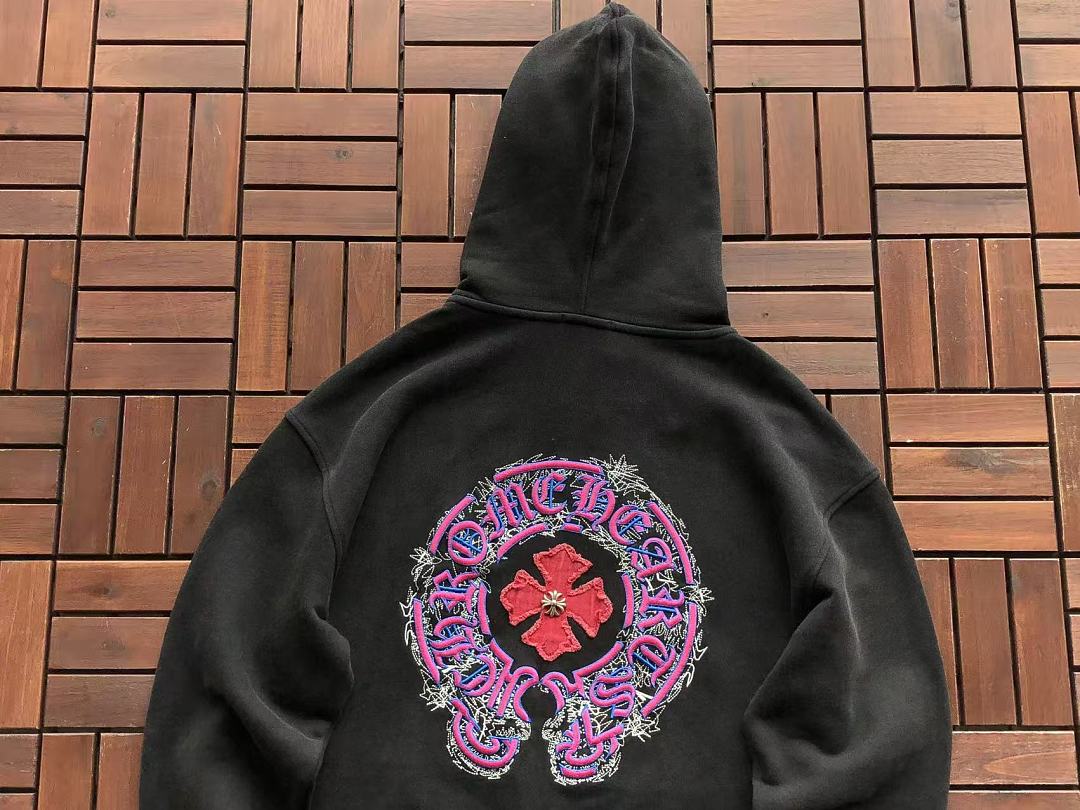 CH🔥OM🔥 HE🔥RTS HOODIE