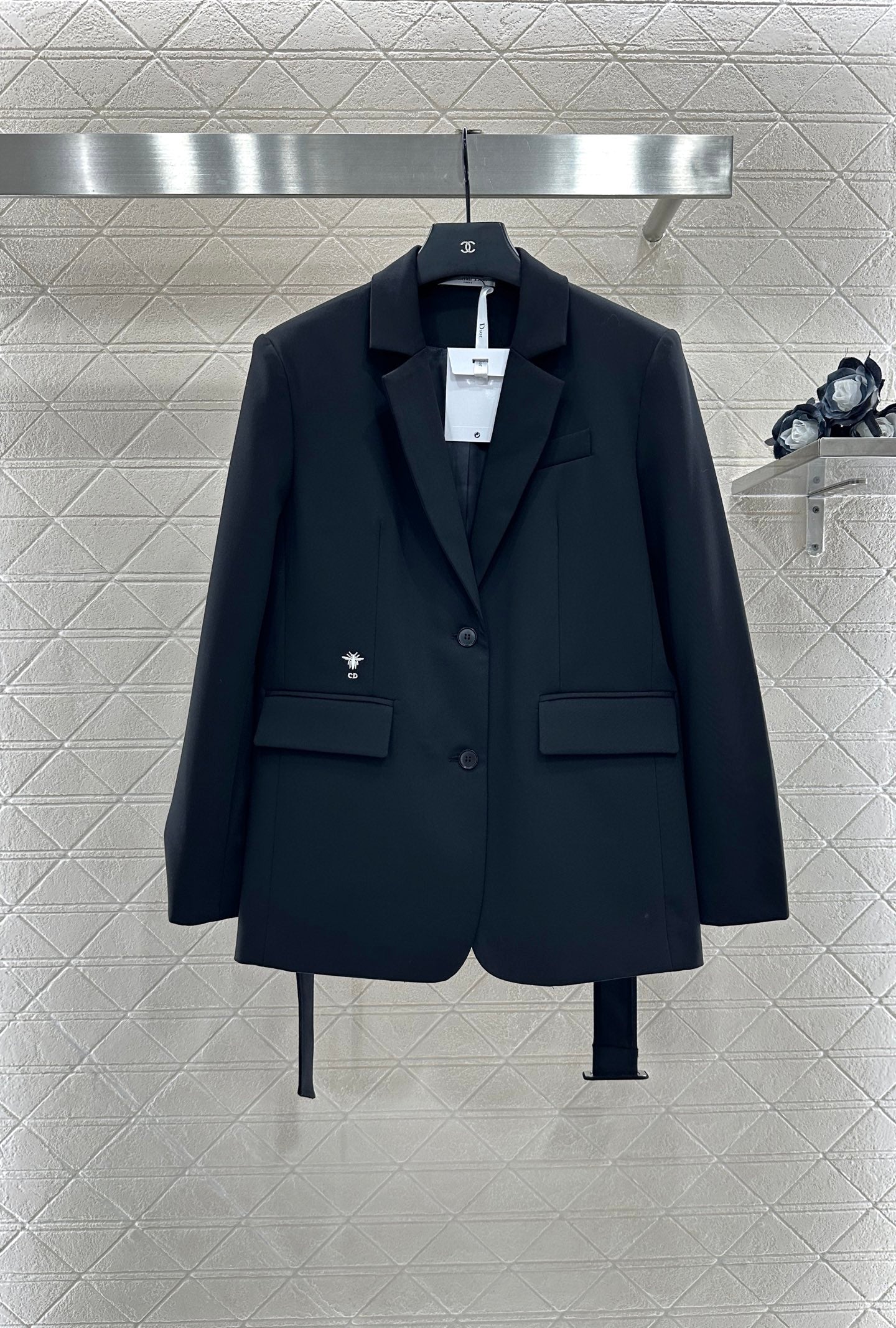 DIOR