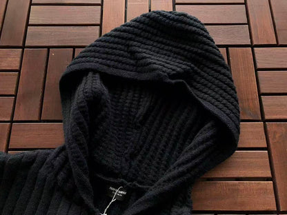 FAR SWEATER