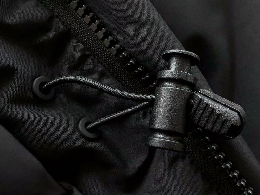 HELLY HANSEN DOWN JACKET