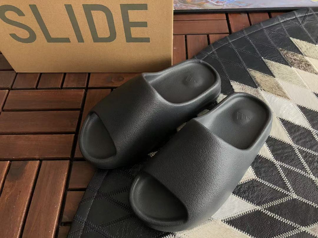 Y🔥🔥ZY & 🔥DI🔥AS SLIPPERS