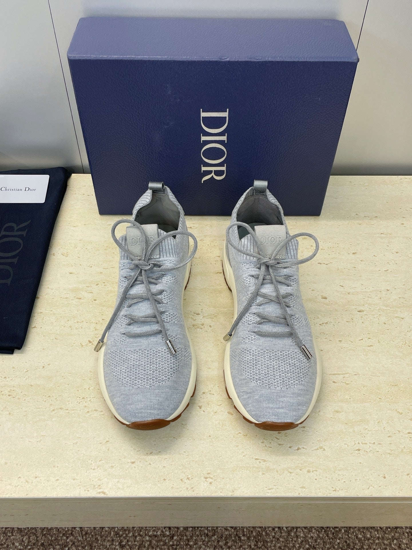 DIOR