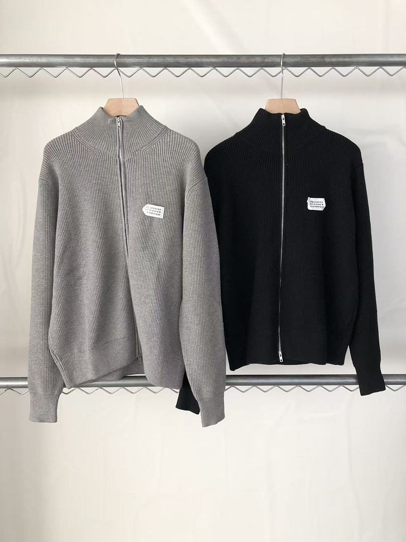 M🔥IS🔥N M🔥R🔥IE🔥A SWEATER