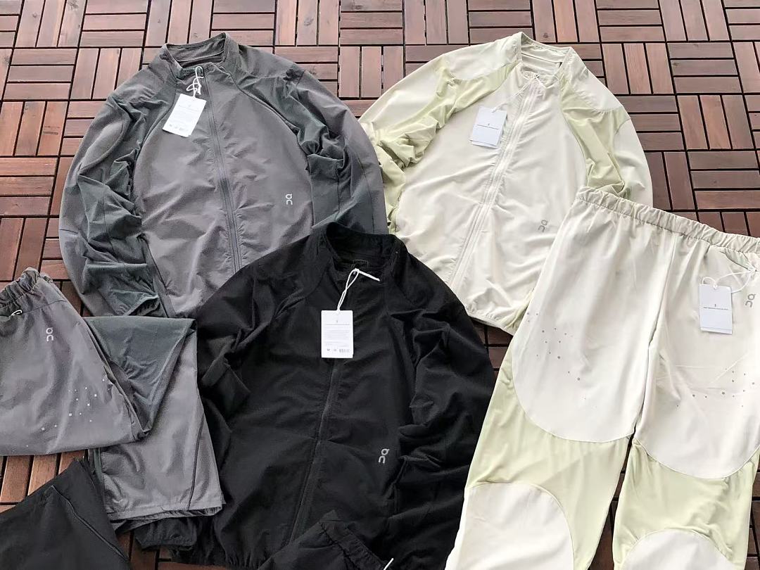 TOP ￥ 249 PANTS ￥ 219 ON RU🔥🔥I🔥G JACKET TROUSERS