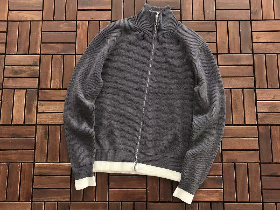 M🔥IS🔥N M🔥R🔥IE🔥A SWEATER