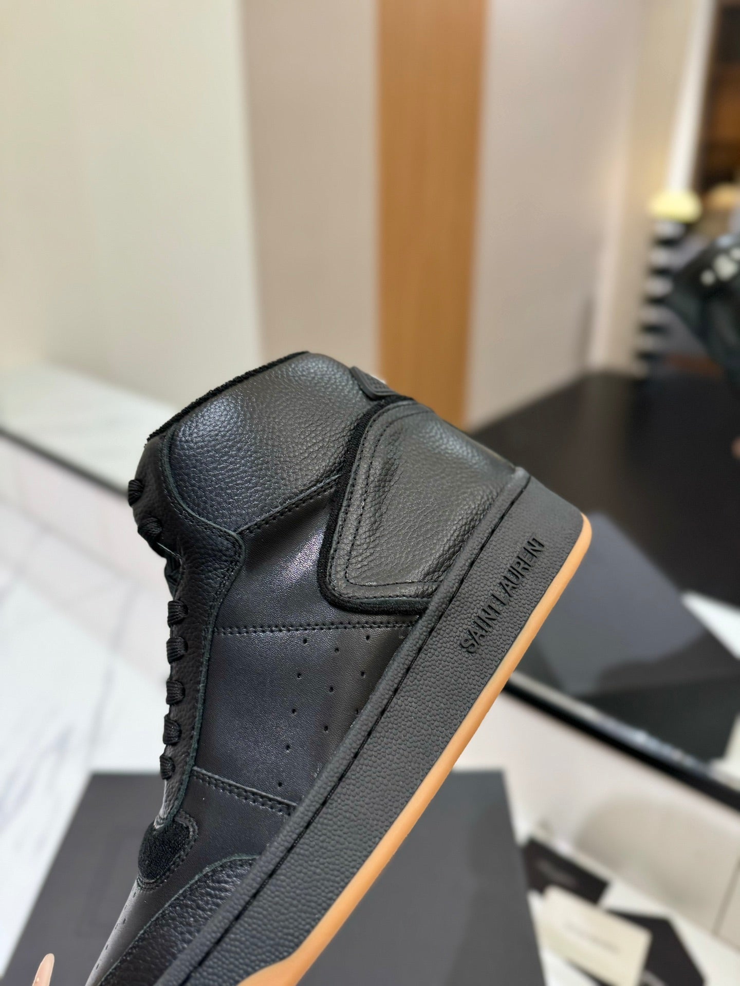 Saint Laurent