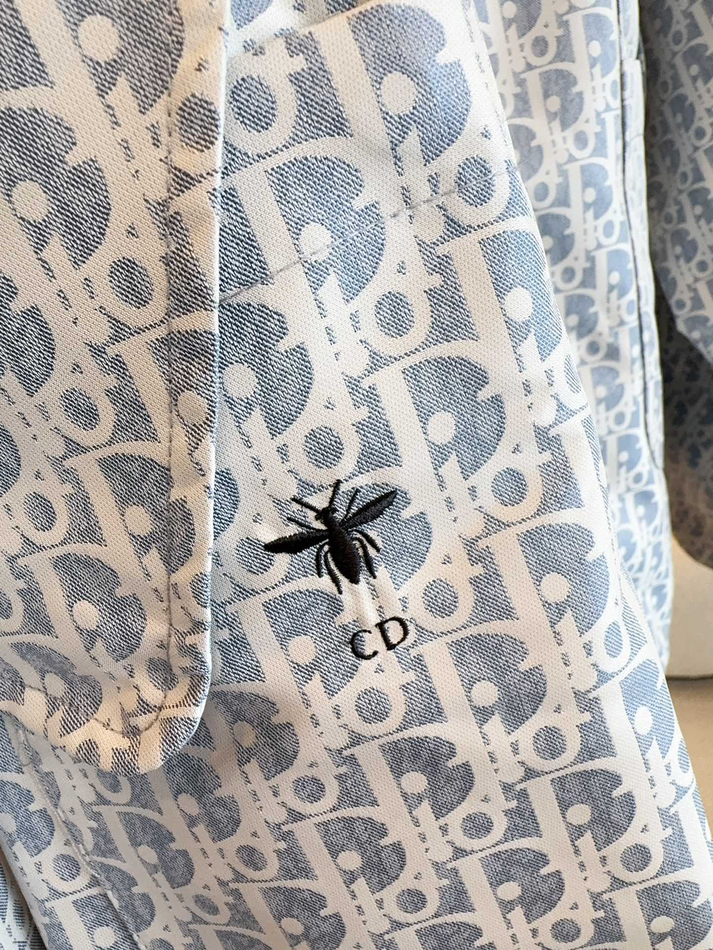 DIOR