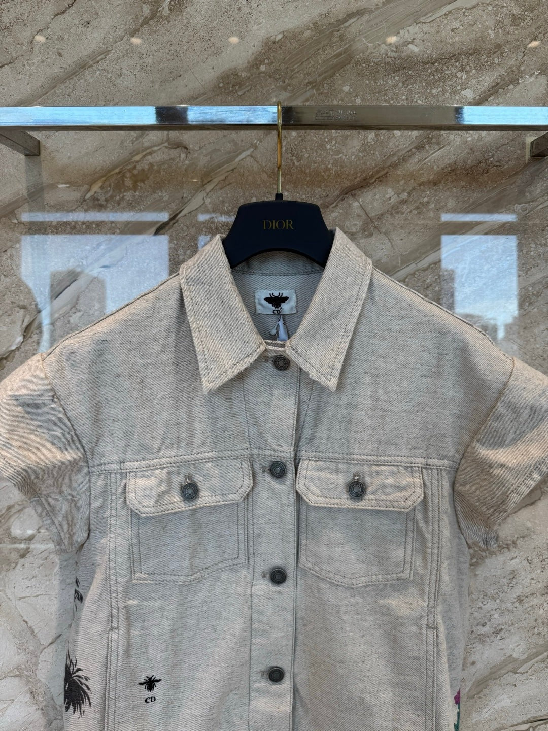 DIOR
