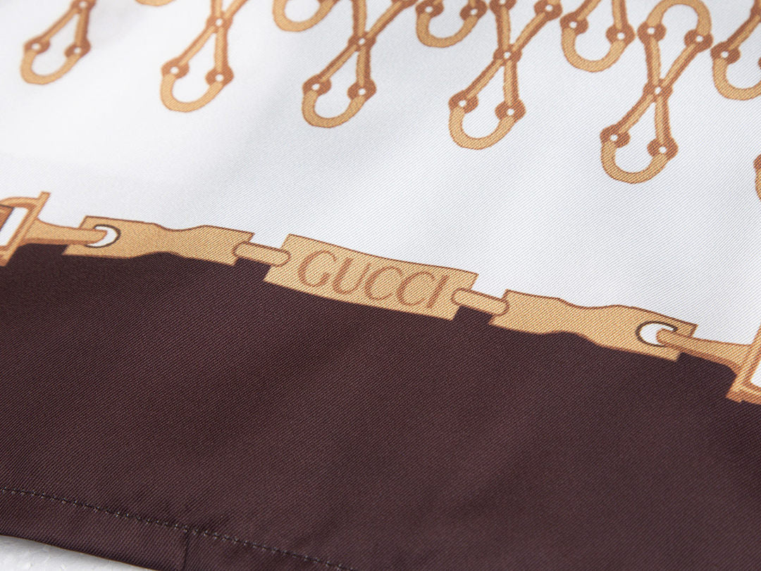 PANTALONES CORTOS GUCÇI