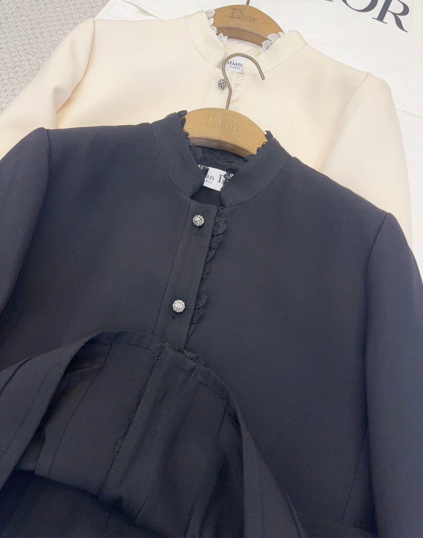 DIOR