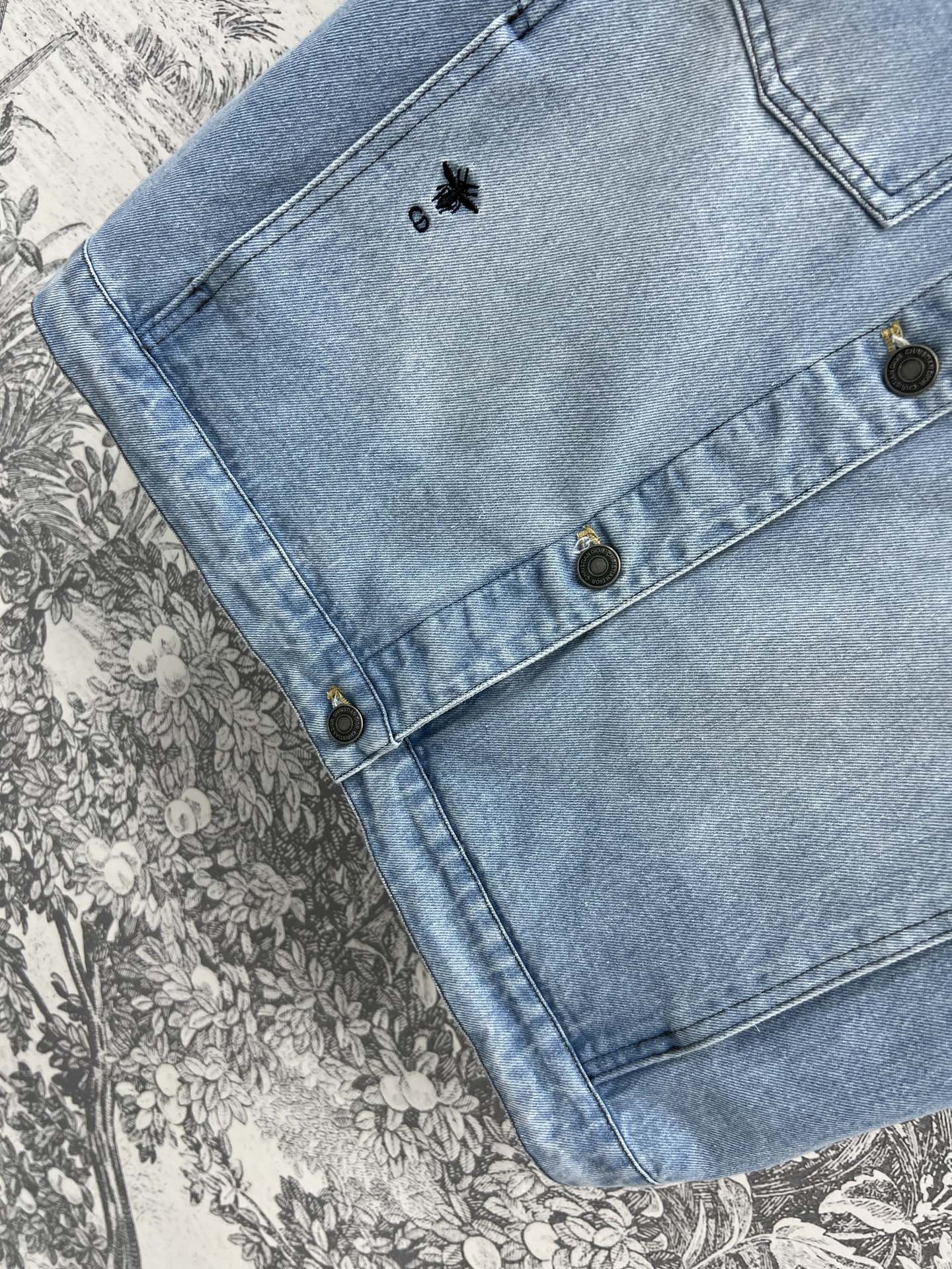 DIOR