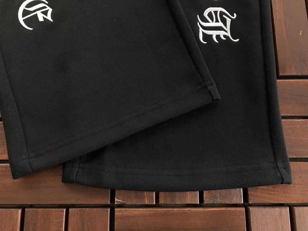CH🔥OM🔥 HE🔥RTS TROUSERS