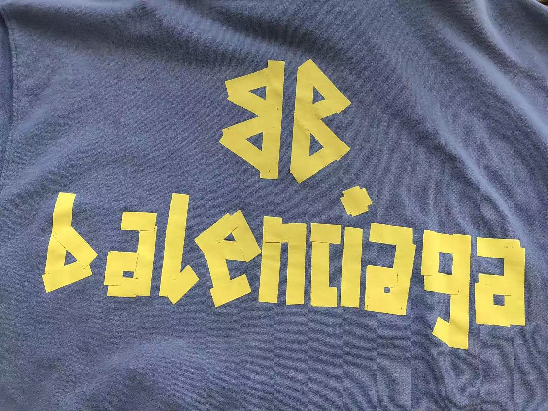 B🔥L🔥🔥🔥IA🔥A HOODIE