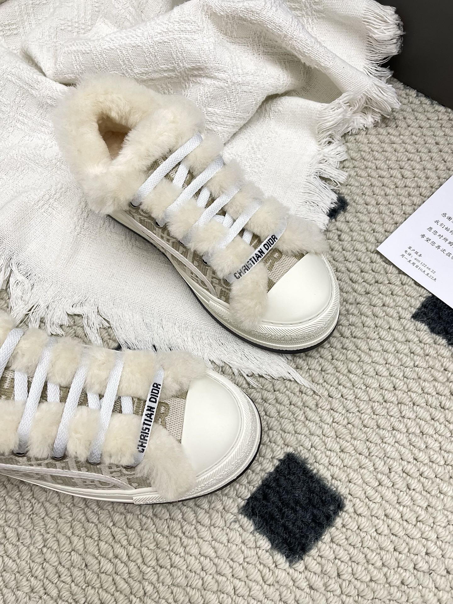 DIOR