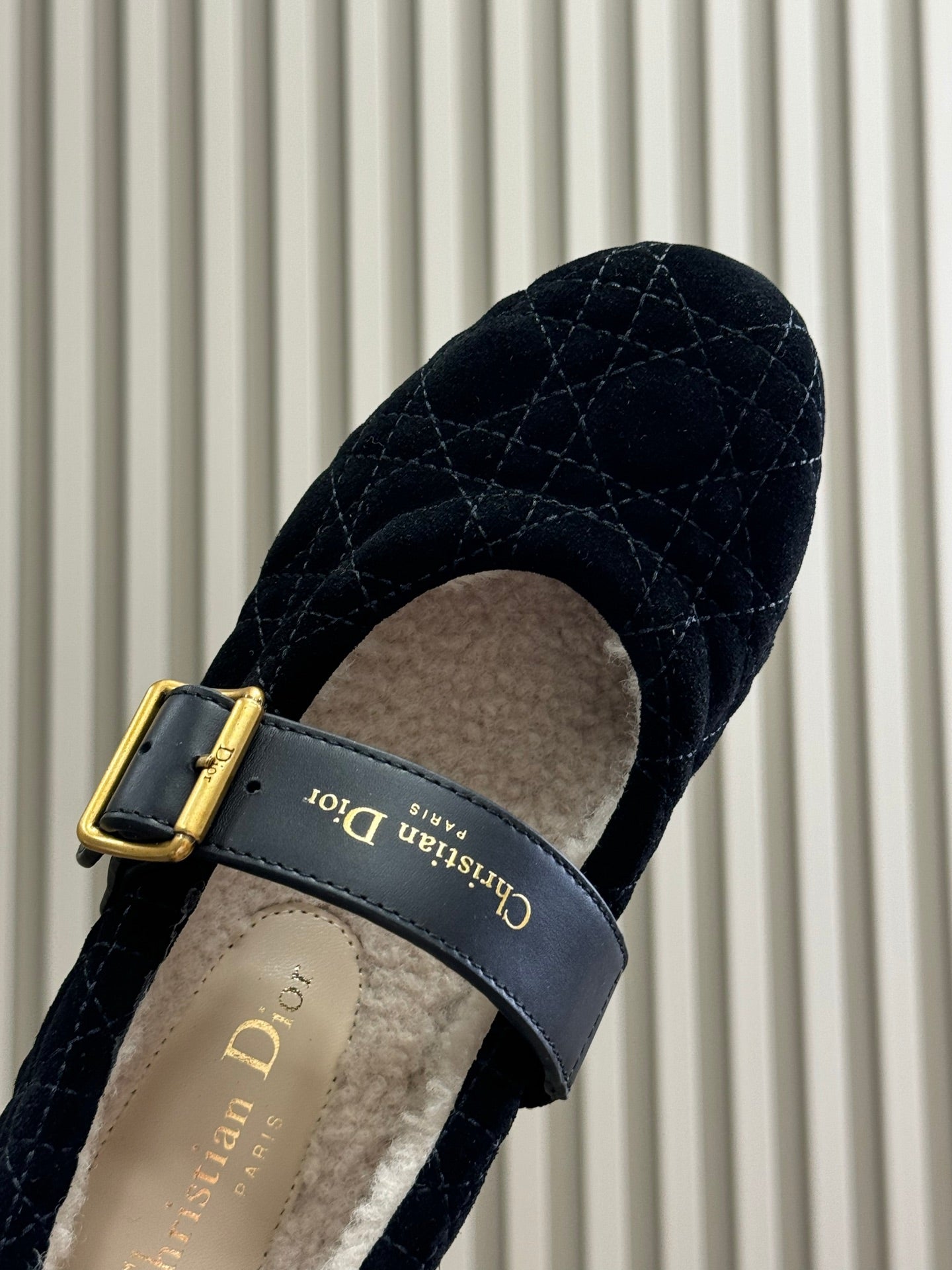 DIOR