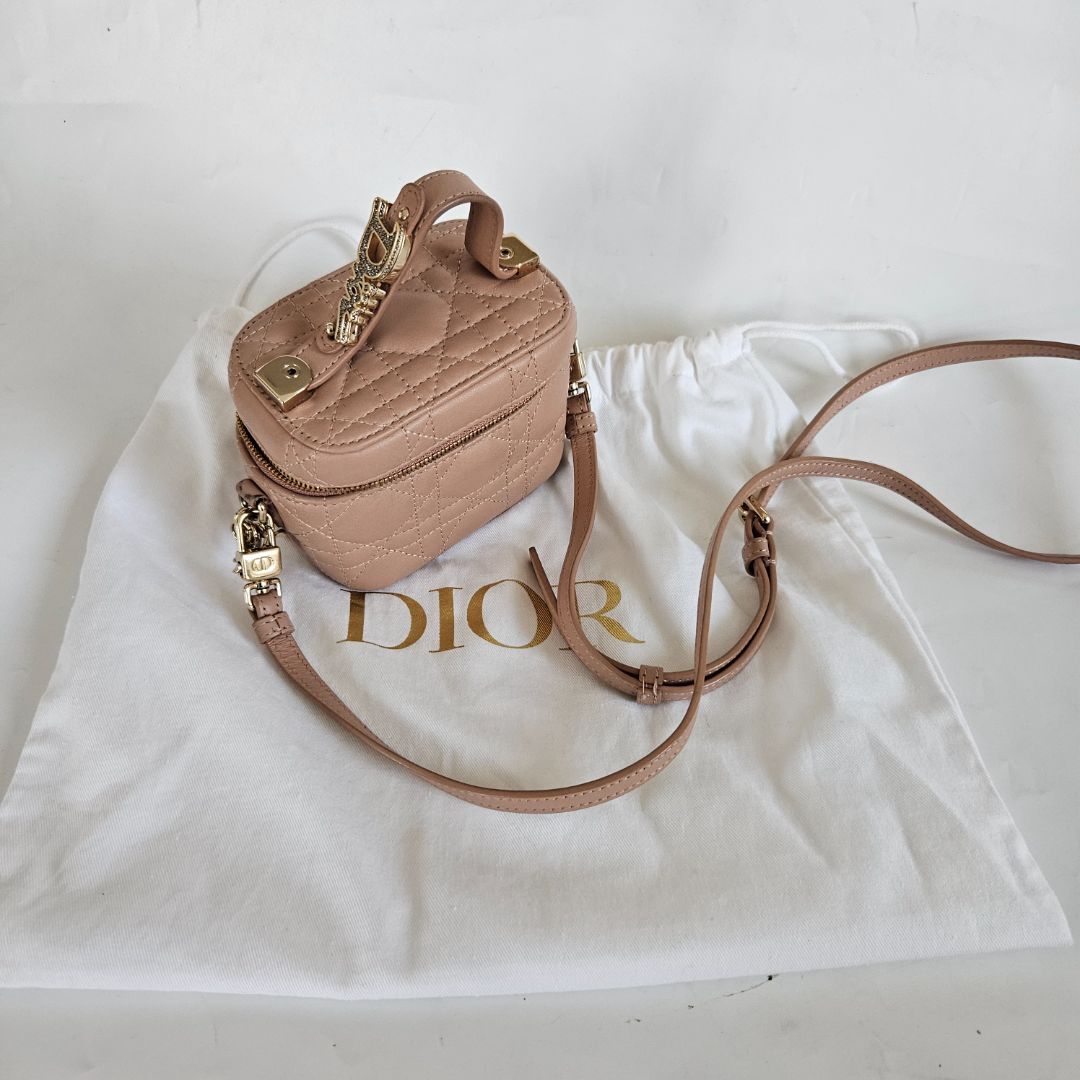 DIOR