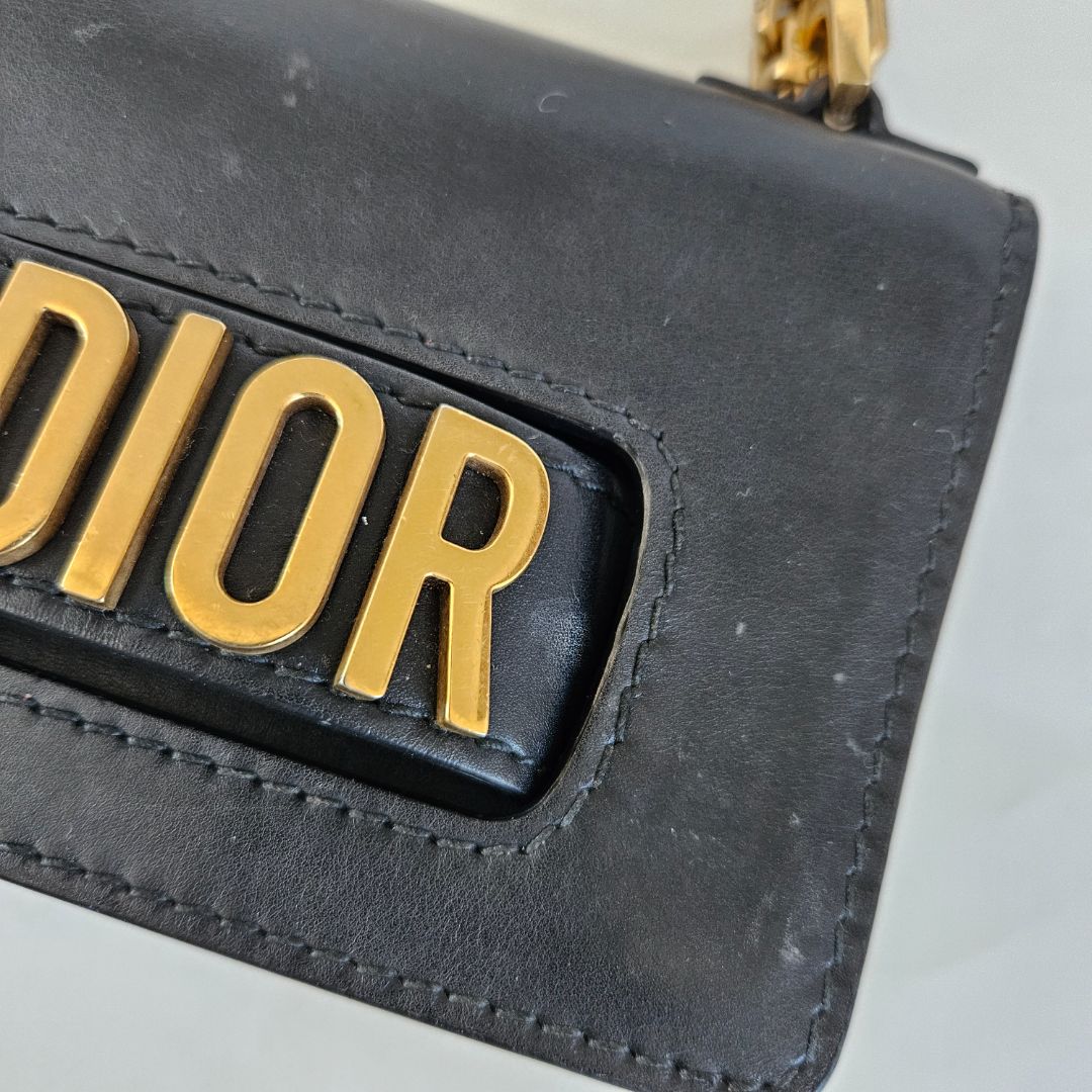 DIOR