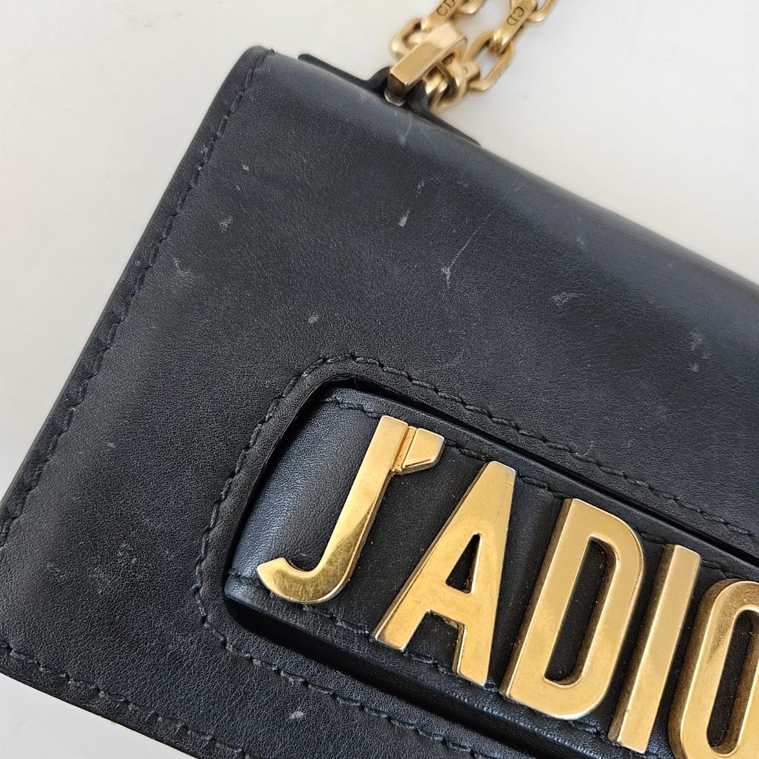 DIOR