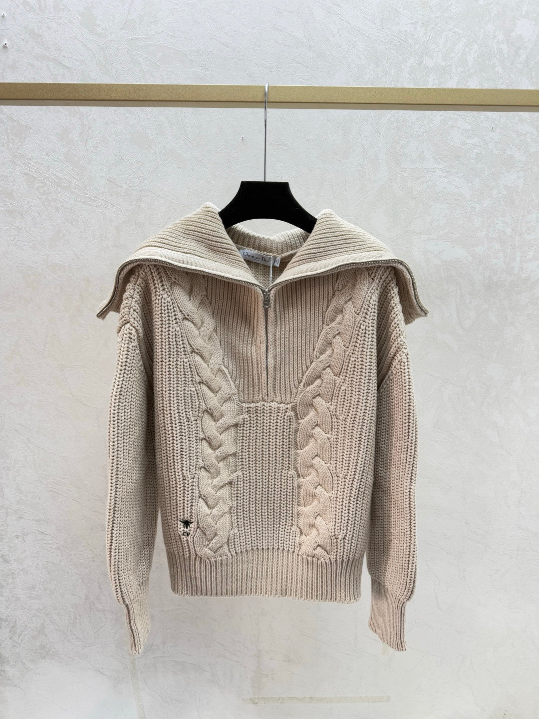 DIOR