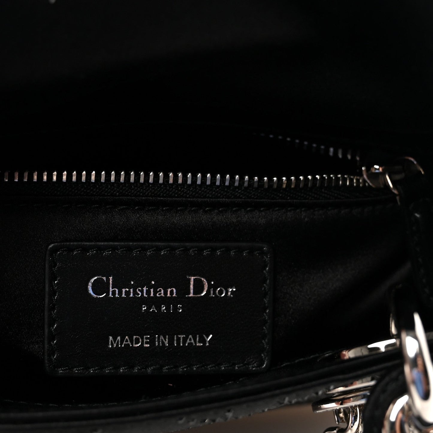 DIOR