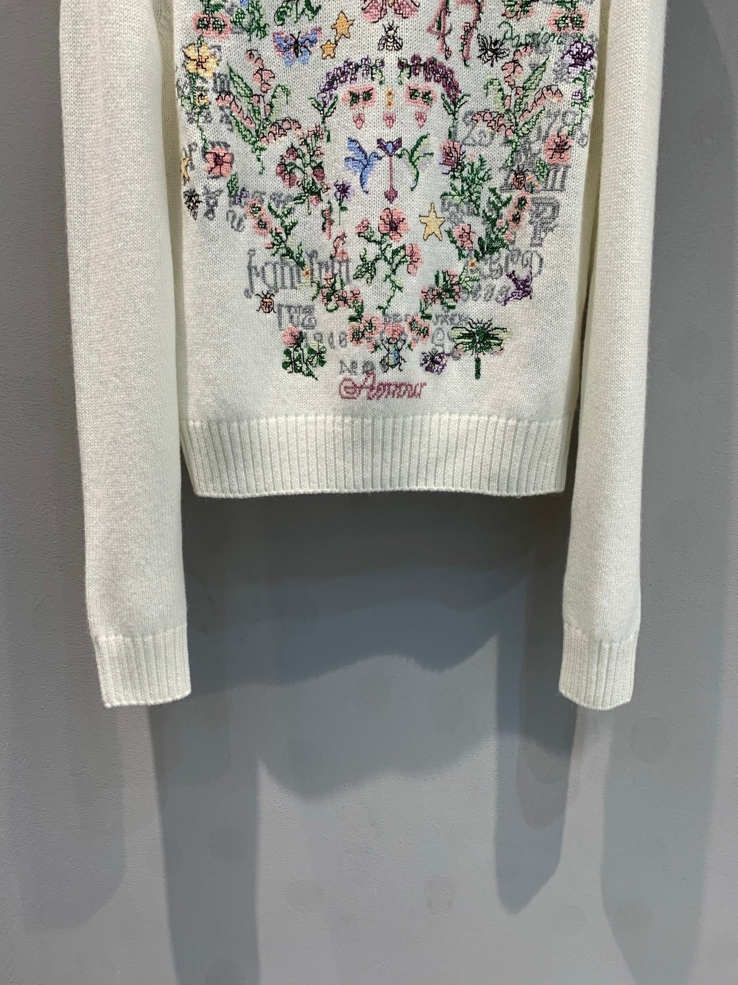 DIOR