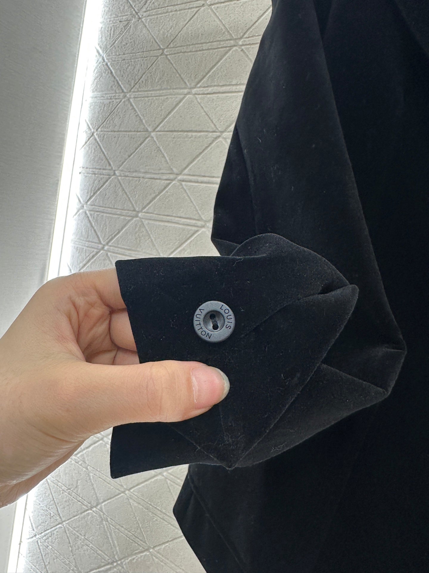 LV25 Gold-Button Lapel Suit Jacket Black Velvet 294490