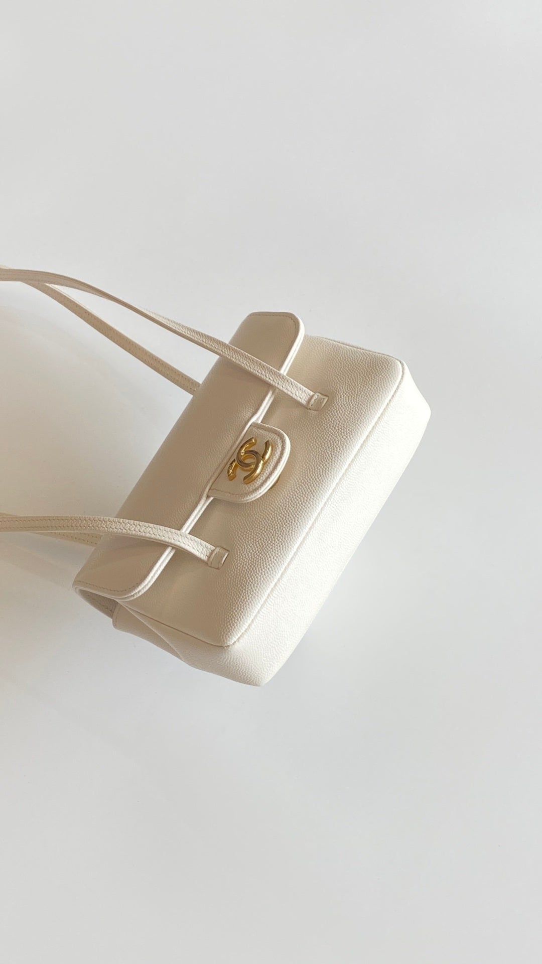 MM 26 Coco Long Shoulder Strap Flap White Bag in Cowhide