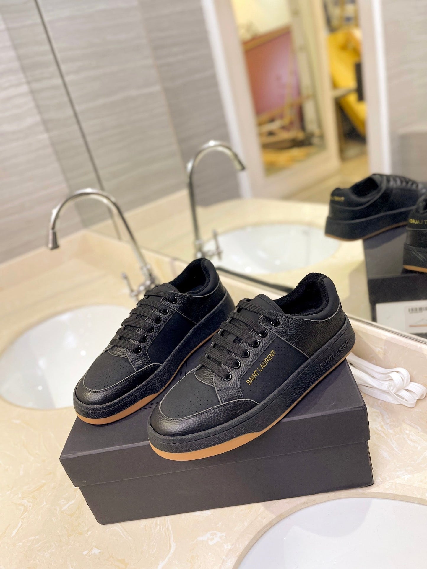 Saint Laurent