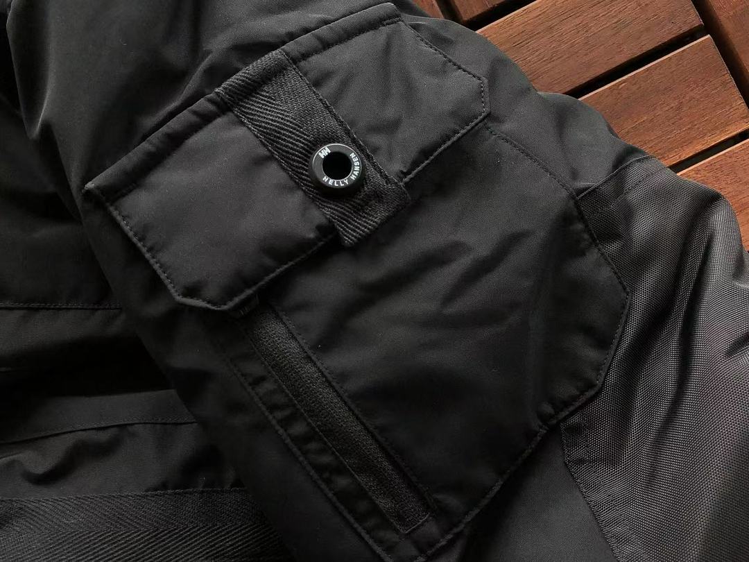 HELLY HANSEN DOWN JACKET