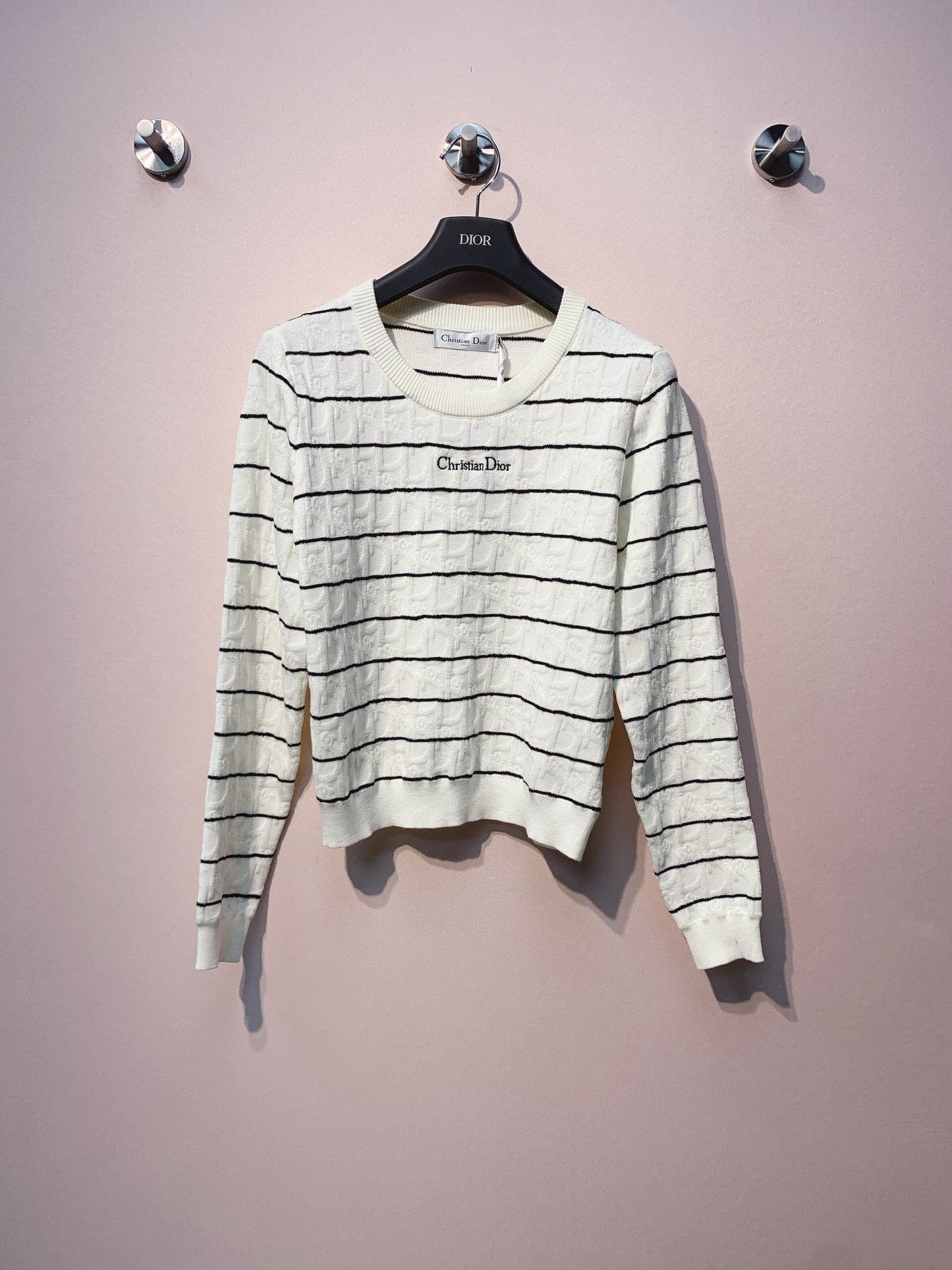 DIOR