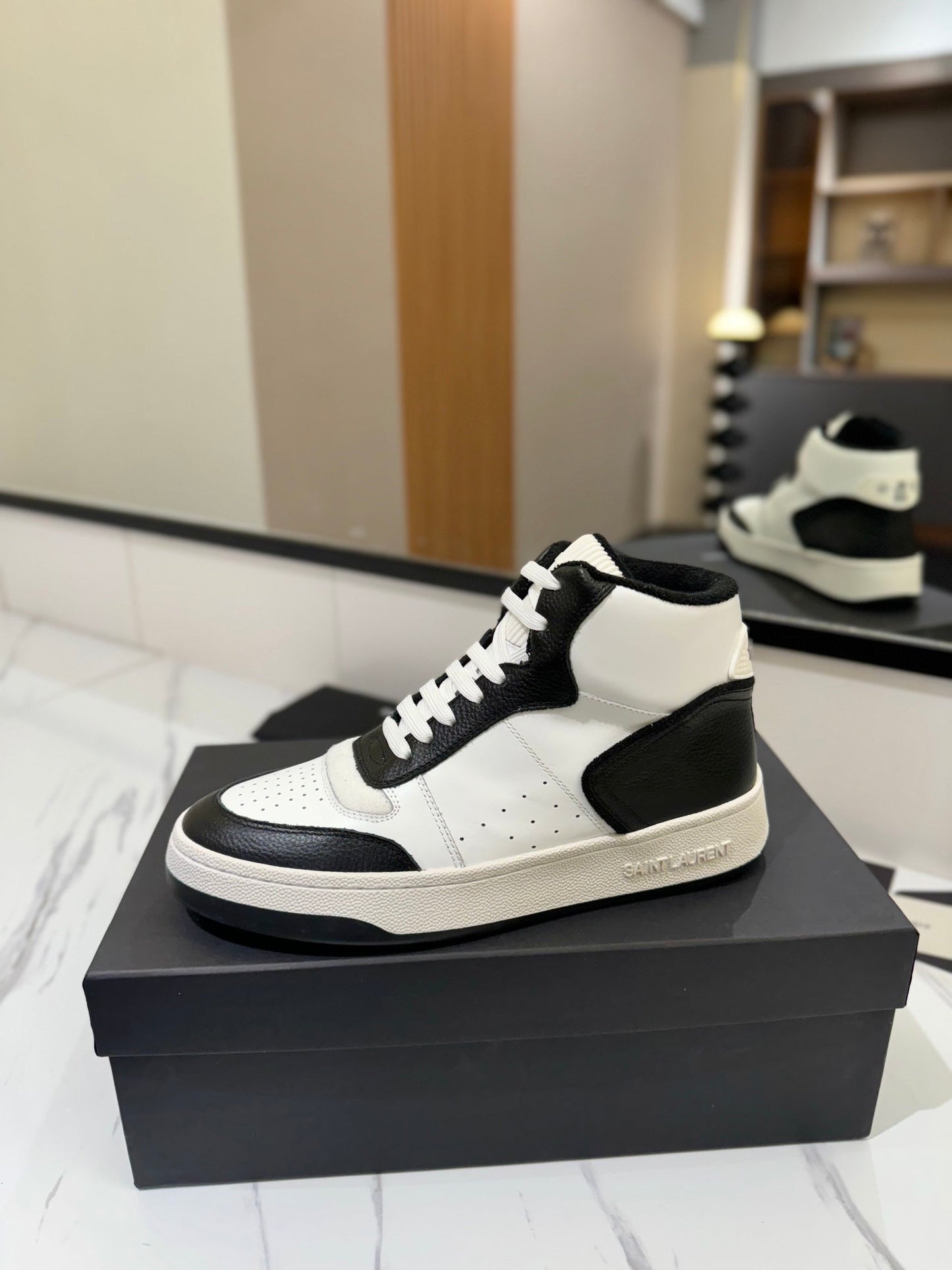 Saint Laurent