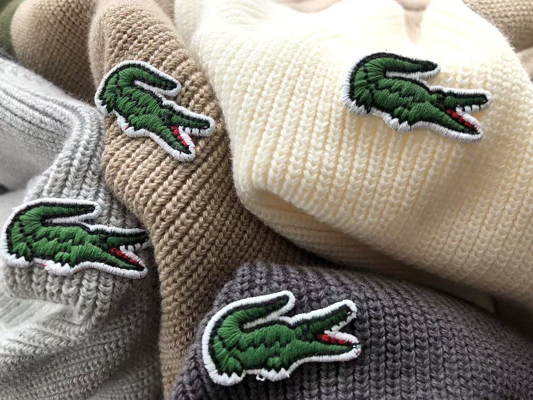 L🔥C🔥ST🔥 SWEATER