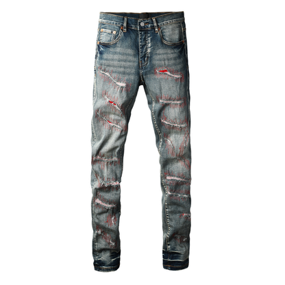 Jeans viola e rossi con toppe rovinate