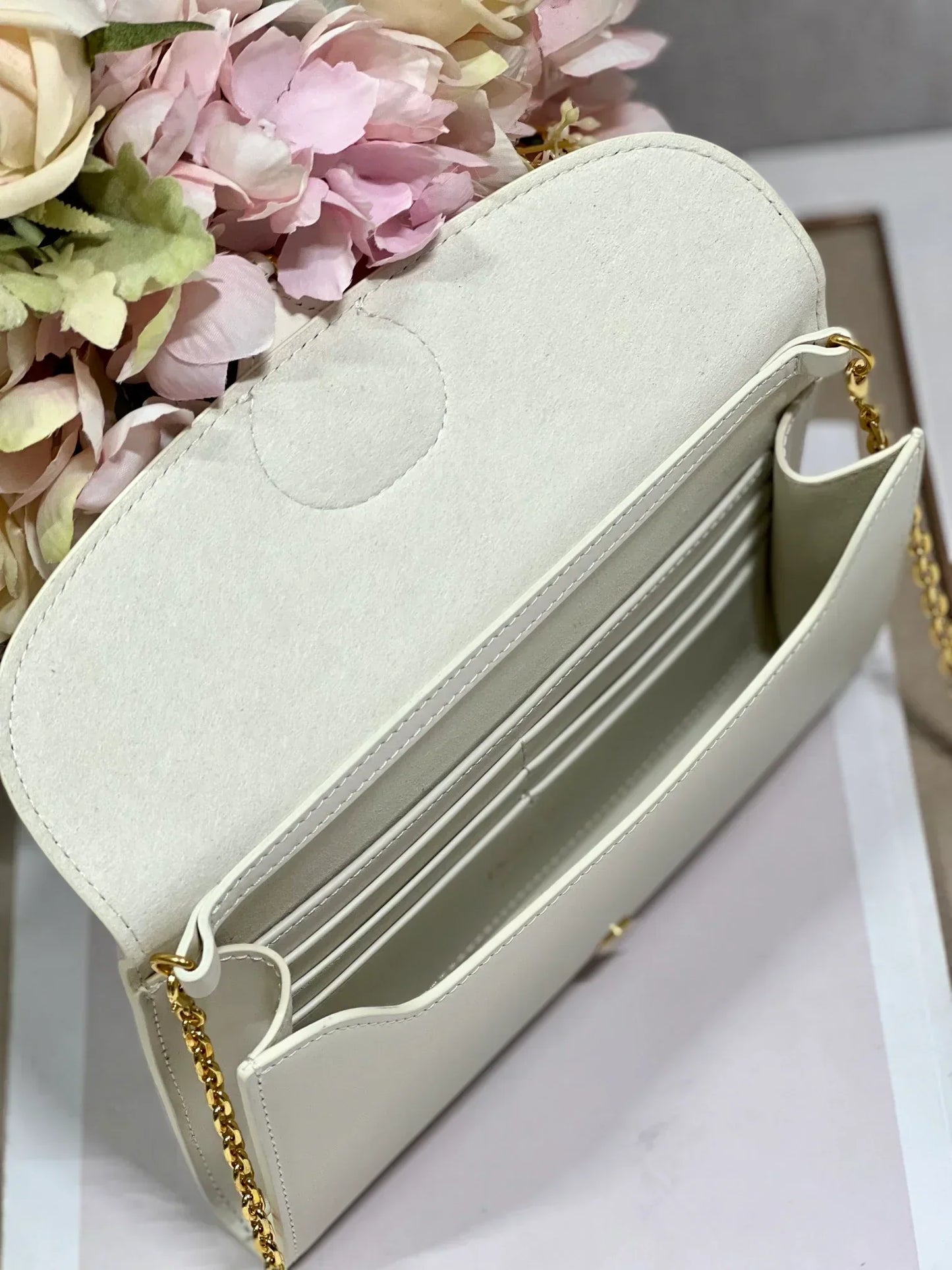 DIOR
