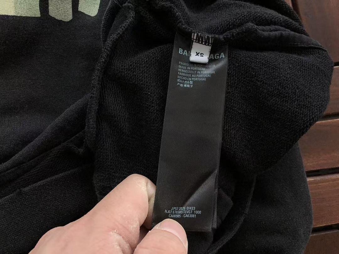 B🔥L🔥🔥🔥IA🔥A HOODIE