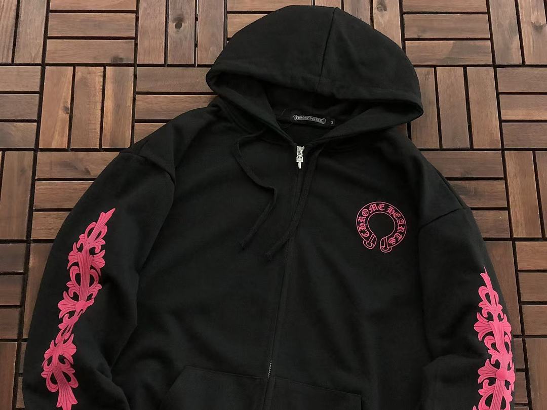 CH🔥OM🔥 HE🔥RTS HOODIE