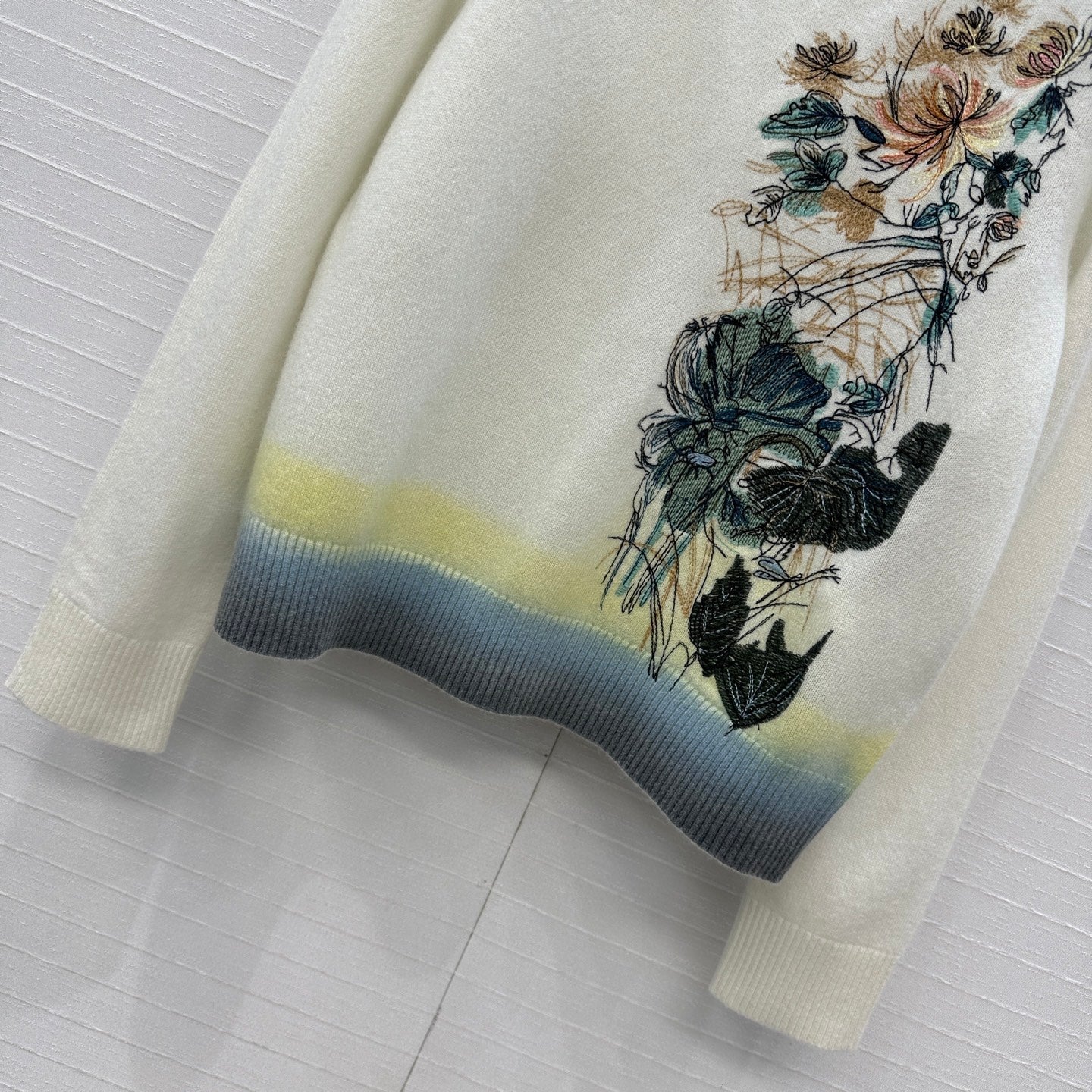 DIOR