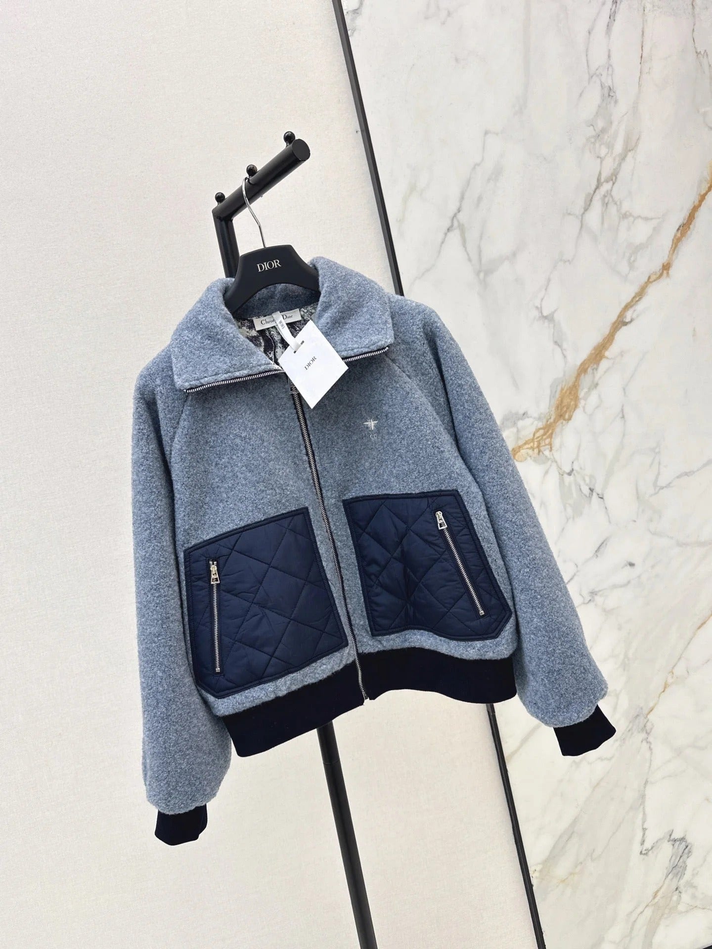 DIOR