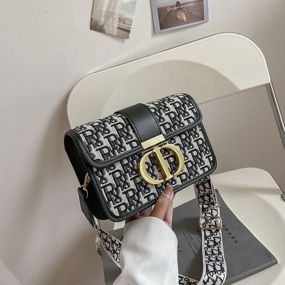 DIOR