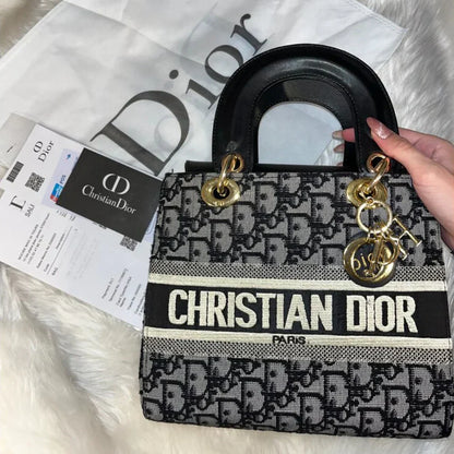 DIOR