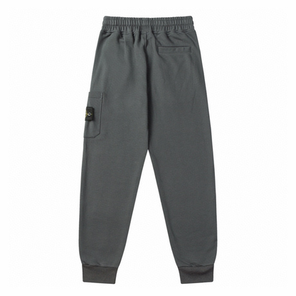 Pantaloni con monogramma in pietra