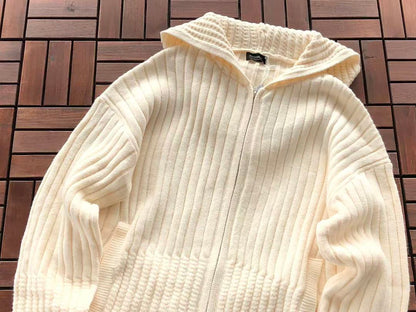 FAR SWEATER