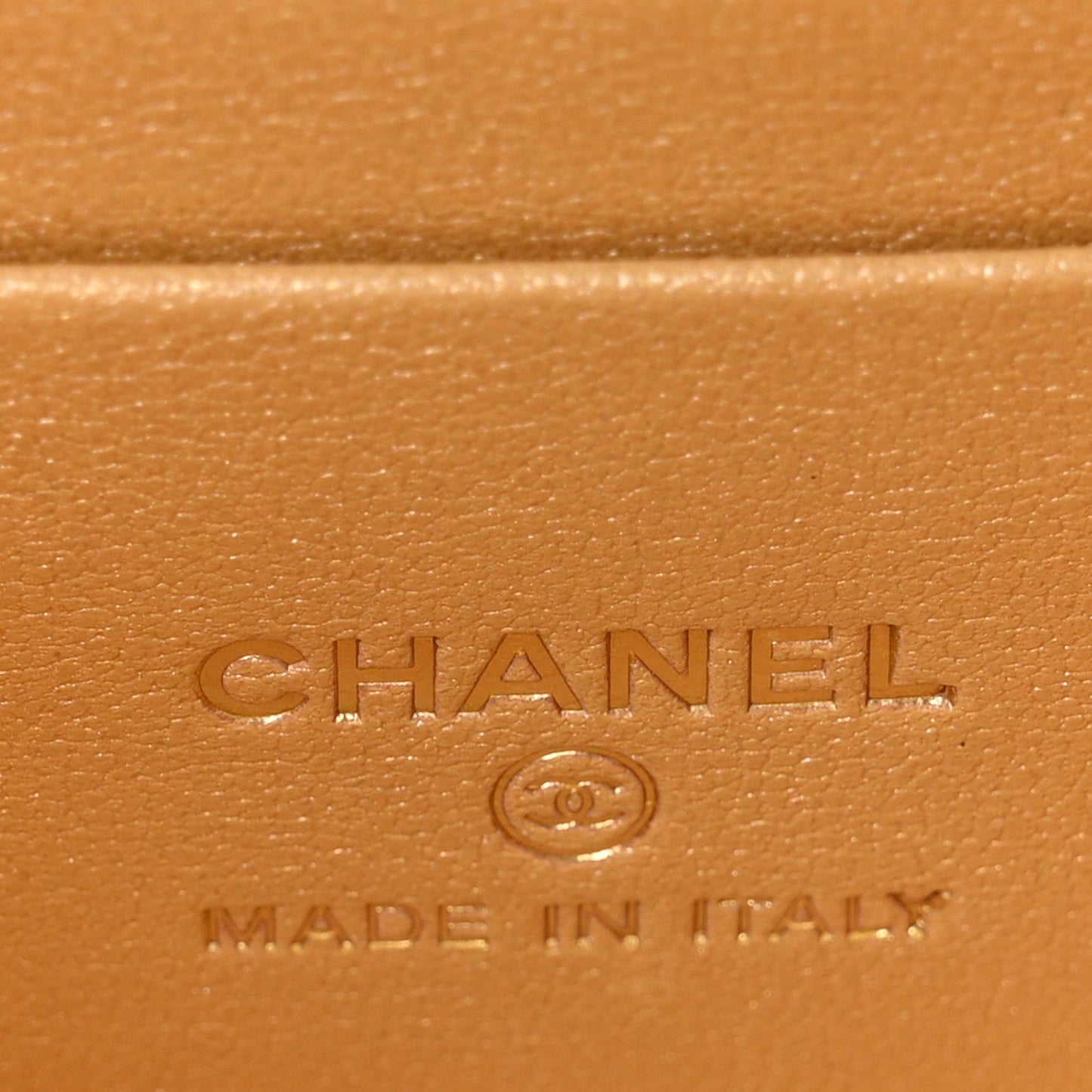 Metallic Lambskin Quilted Sweetheart Vanity Case Gold