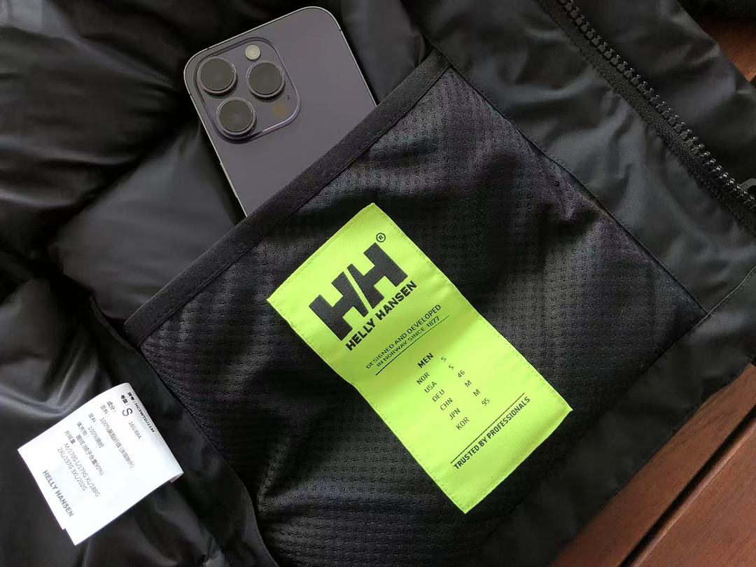 HELLY HANSEN DOWN JACKET